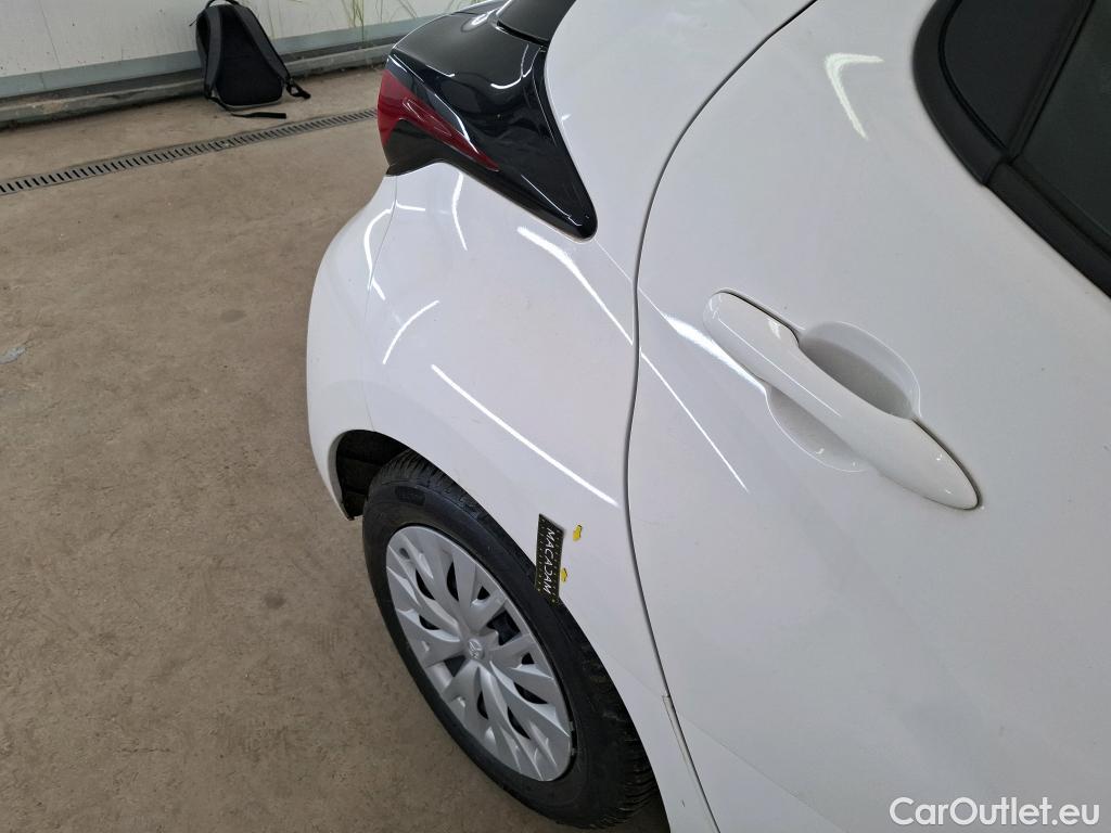  Toyota  Yaris TOYOTA  Hybride / 2019 / 5P / Berline Hybride 116h Dynamic Business Beyond Zer #42