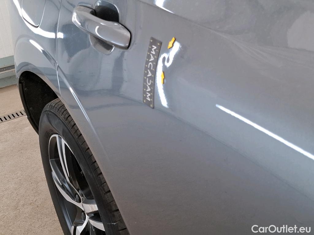  Volvo  XC60  R-Design Recharge Plug-In Hybrid AWD 2.0 255CV BVA8 #2