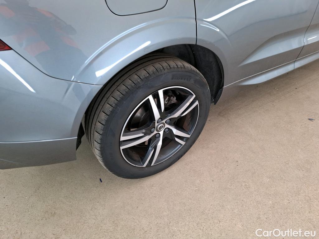  Volvo  XC60  R-Design Recharge Plug-In Hybrid AWD 2.0 255CV BVA8 #9