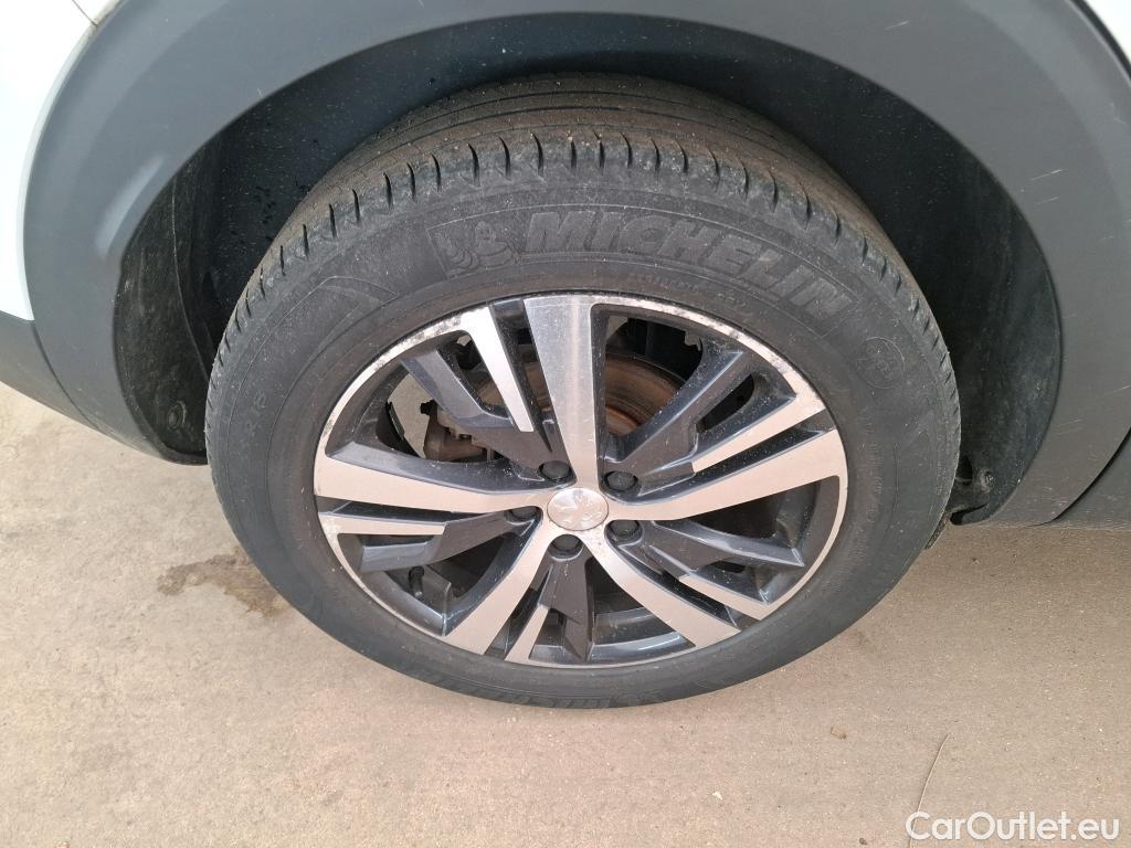  Peugeot  3008  Allure 1.2 PureTech 130CV BVM6 E6 #24