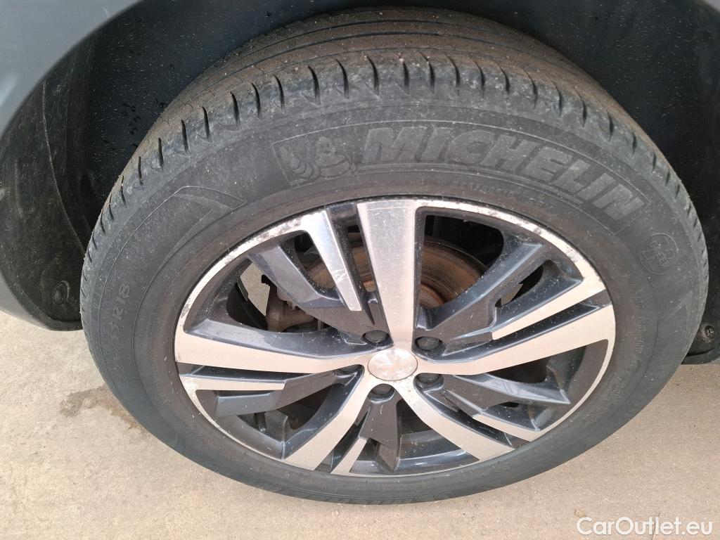 Peugeot  3008  Allure 1.2 PureTech 130CV BVM6 E6 #25
