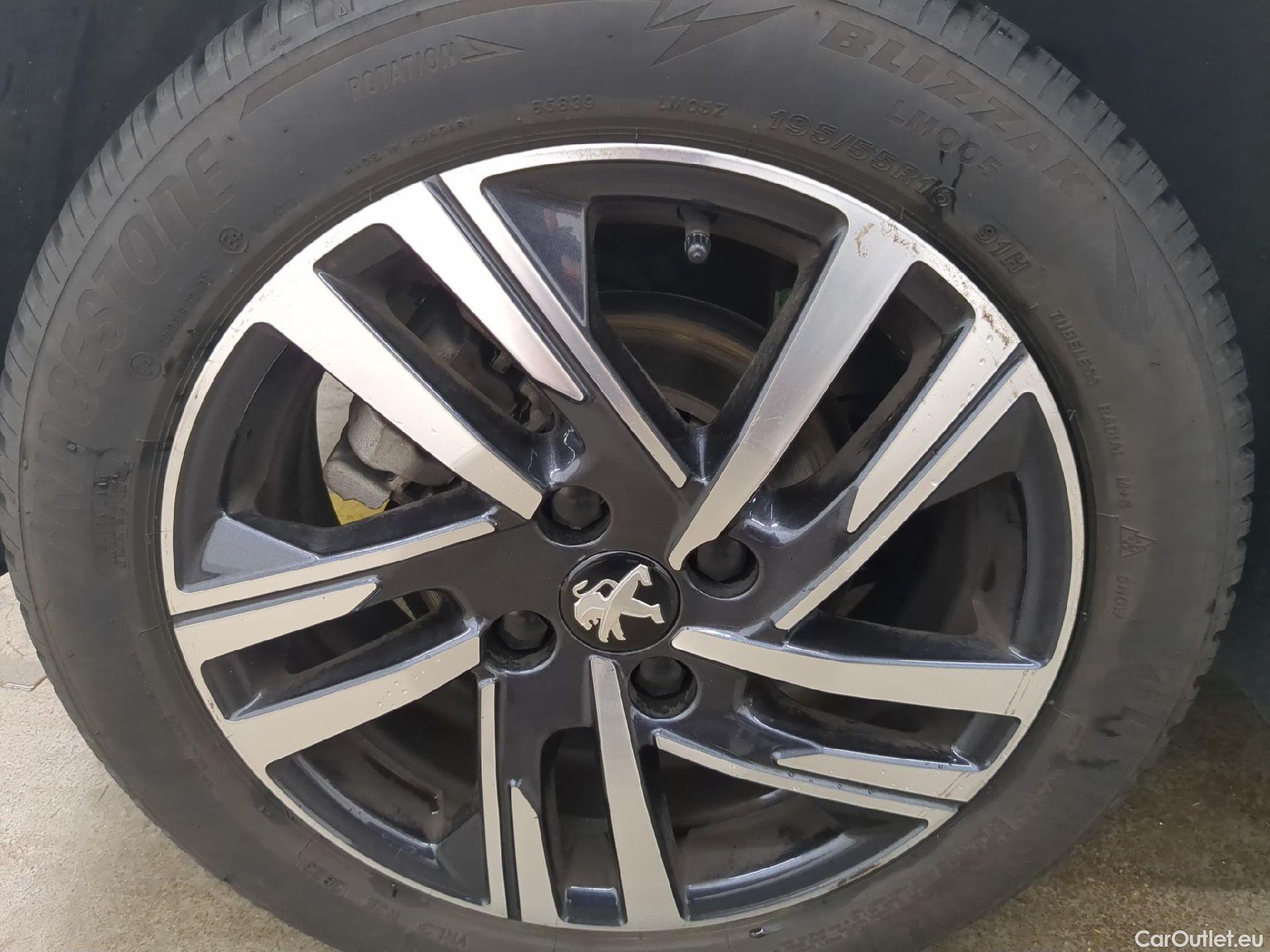  Peugeot  208  Allure Pack 1.2 PureTech 100CV BVA8 E6d #10