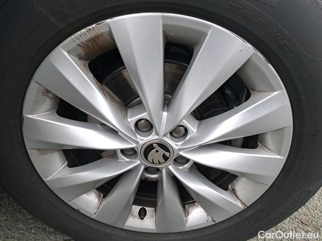  Skoda  KAMIQ  / 2019 / 5P / SUV 1.0 TSI 95ch BVM5 Business #24