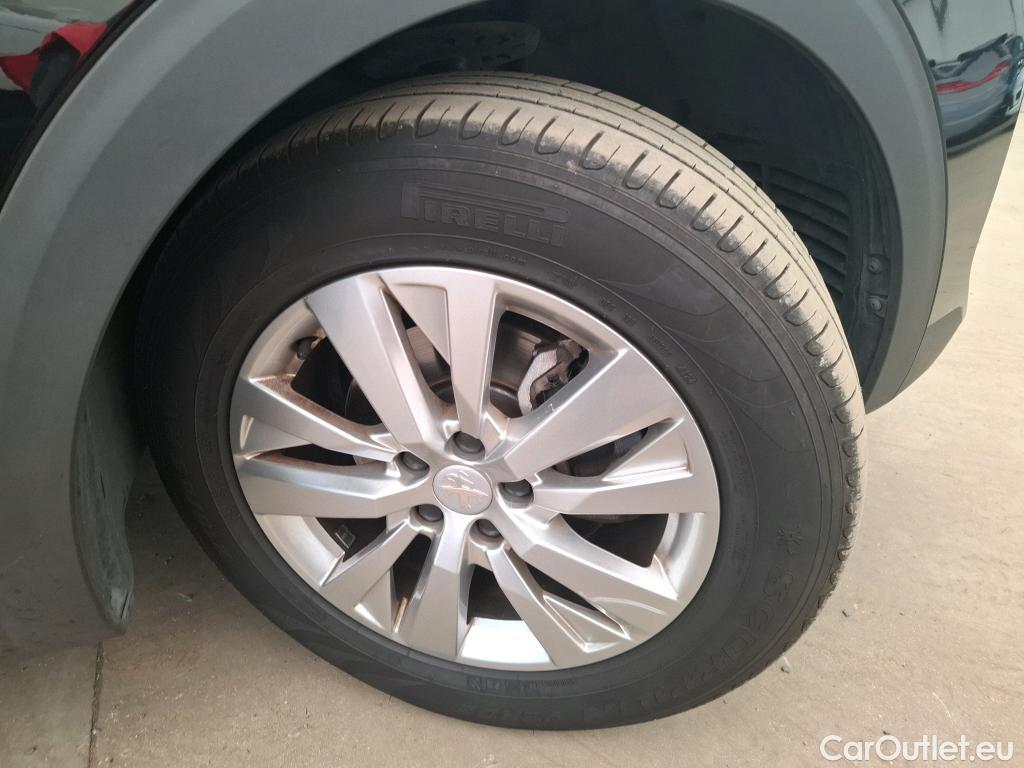  Peugeot  3008  II Active Pack 1.2 PureTech 130CV BVA8 E6d #1