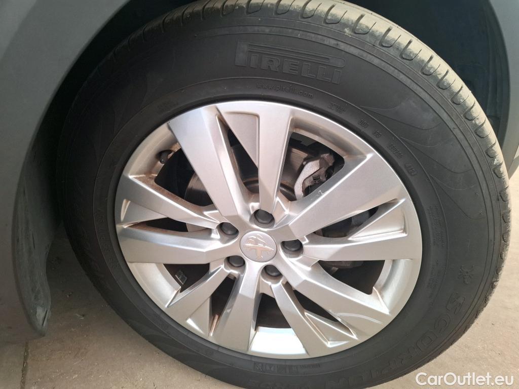  Peugeot  3008  II Active Pack 1.2 PureTech 130CV BVA8 E6d #2