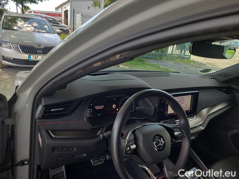  Skoda  Octavia  Lim. (NX3)(2020)  2.0 TSI 180 RS AT 5d #17