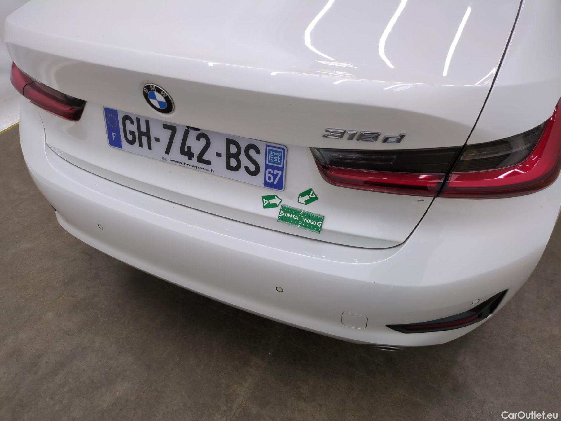  Bmw  Serie 3 BMW Série 3 Berline / 2018 / 4P / Berline 316d 122ch Business Design BVA8 #4