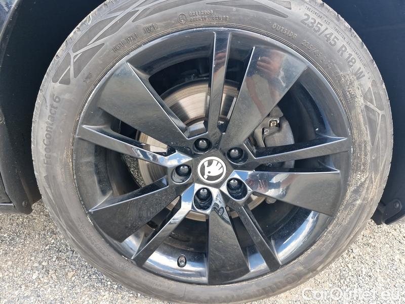  Skoda  Superb  Combi (3V5)(2015) Su.c.2.0TDI 147 4x4 SptL.Aut #31
