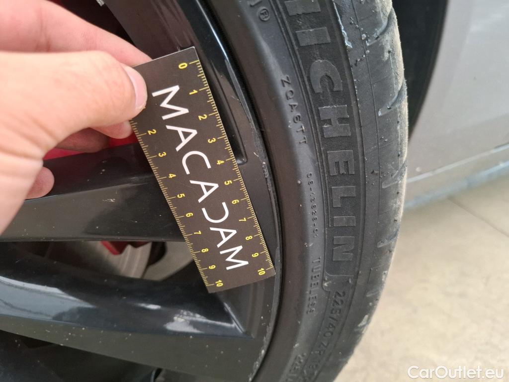  Jaguar  XE JAGUAR  / 2019 / 4P / Berline D200 R-Dynamic Black BVA(SL) #30