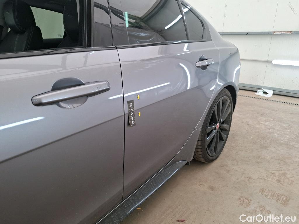 Jaguar  XE JAGUAR  / 2019 / 4P / Berline D200 R-Dynamic Black BVA(SL) #1