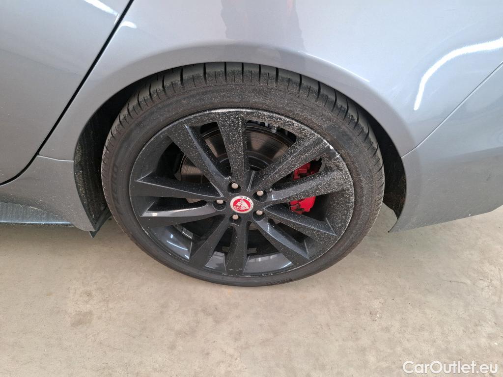  Jaguar  XE JAGUAR  / 2019 / 4P / Berline D200 R-Dynamic Black BVA(SL) #34