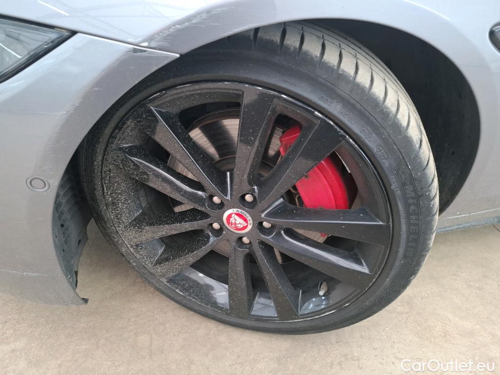  Jaguar  XE JAGUAR  / 2019 / 4P / Berline D200 R-Dynamic Black BVA(SL) #24