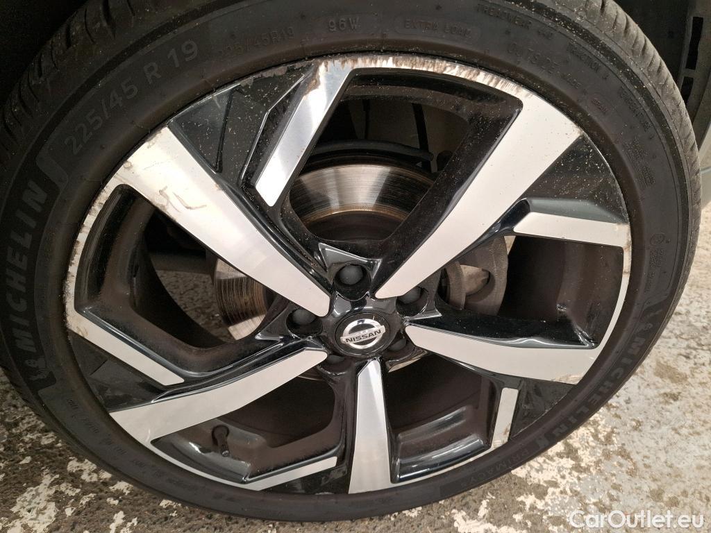  Nissan  Qashqai NISSAN  / 2017 / 5P / Crossover 1.3 DIG-T 160 DCT Tekna #2