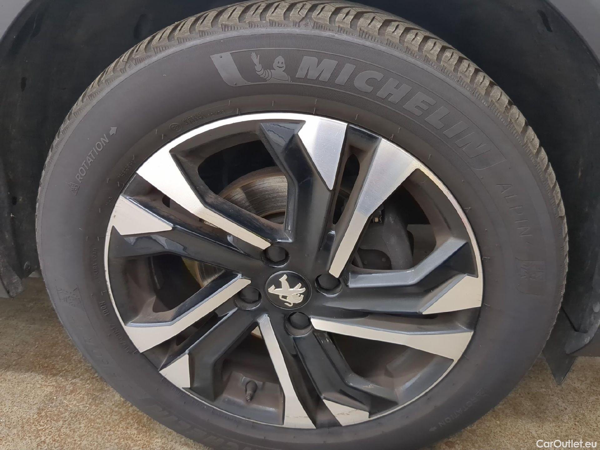 Peugeot  2008  Allure Pack 1.5 HDi 110CV BVM6 E6d #7