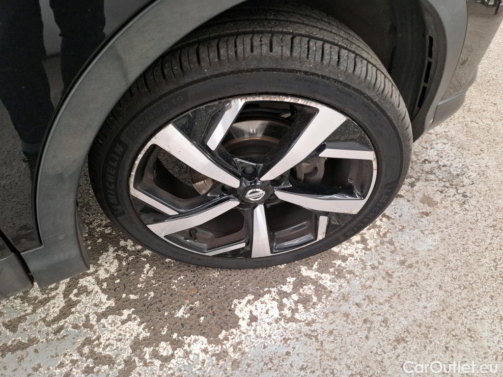  Nissan  Qashqai NISSAN  / 2017 / 5P / Crossover 1.3 DIG-T 160 DCT Tekna #1