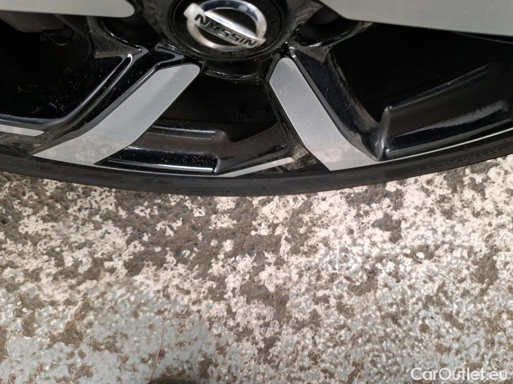  Nissan  Qashqai NISSAN  / 2017 / 5P / Crossover 1.3 DIG-T 160 DCT Tekna #32