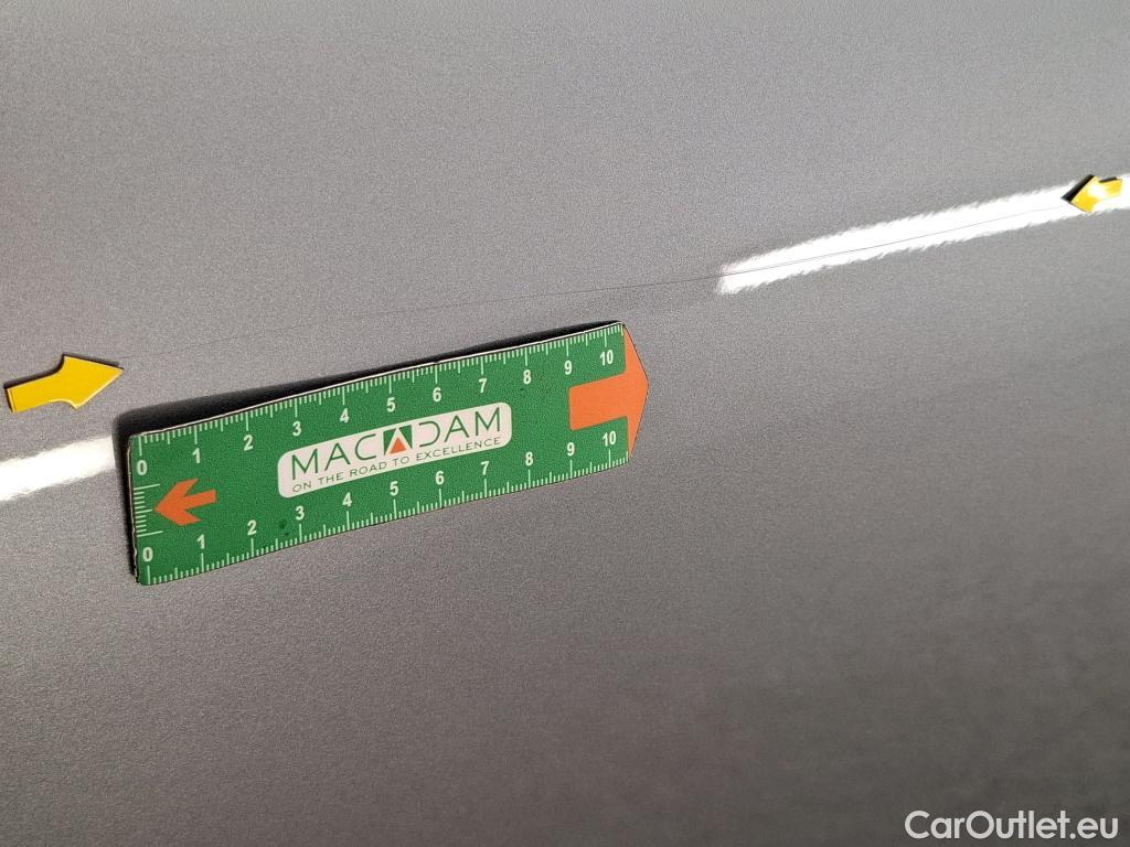  Peugeot  3008 PEUGEOT  / 2020 / 5P / SUV 1.6 HYBRID 225 E-EAT8 Active Pack #3
