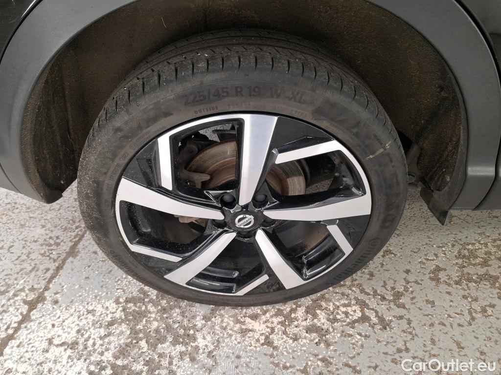  Nissan  Qashqai NISSAN  / 2017 / 5P / Crossover 1.3 DIG-T 160 DCT Tekna #16