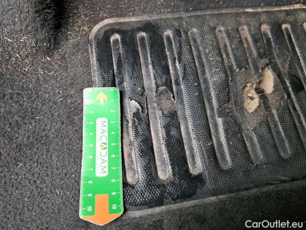  Citroen  C3  Société Feel Nav 1.2 PureTech 80CV BVM5 E6 #3