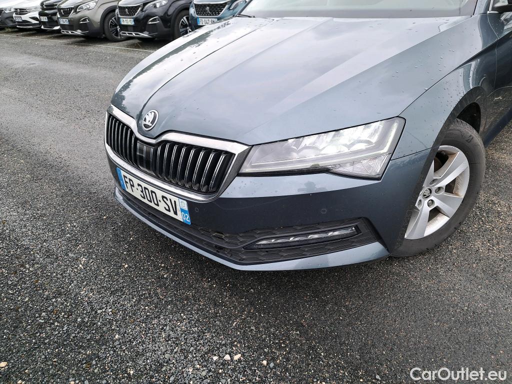  Skoda  Superb SKODA  Combi / 2019 / 5P / Break 1.6 TDI SCR 120 DSG7 Business #1