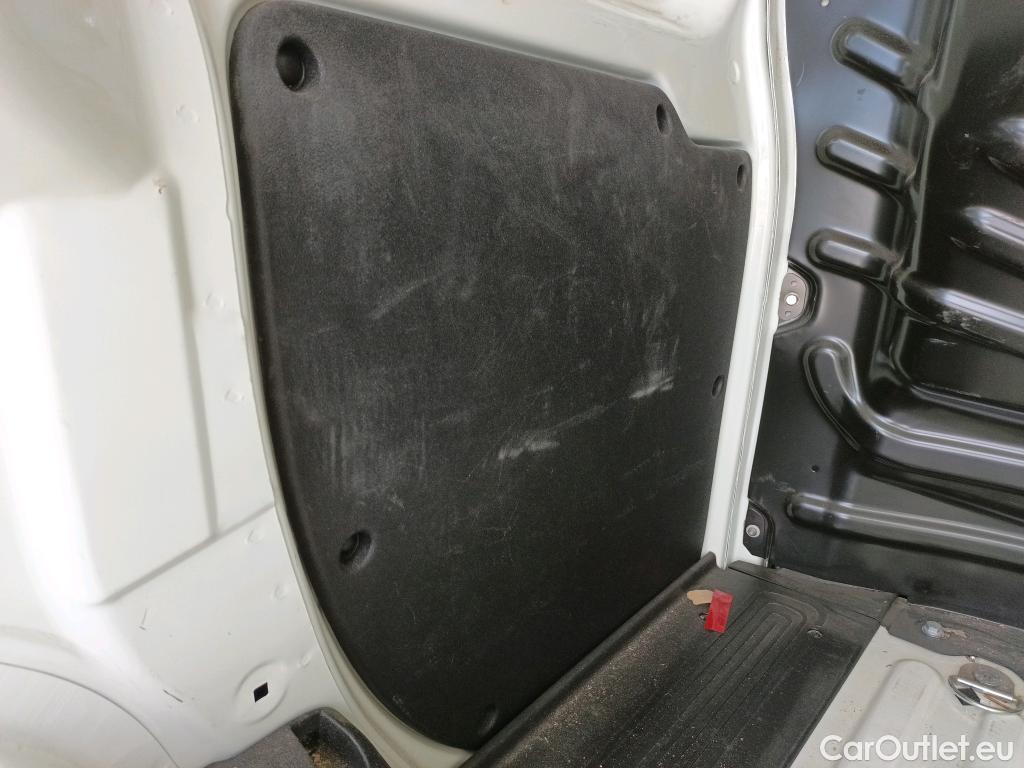  Fiat  Fiorino FIAT  / 2016 / 4P / furgón derivado de turismo Cargo SX N1 1.3 MJet 70 kW (95 CV) #28