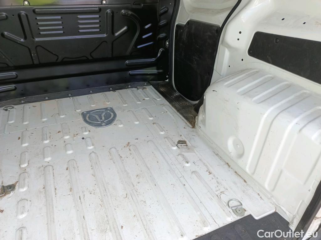  Fiat  Fiorino FIAT  / 2016 / 4P / furgón derivado de turismo Cargo SX N1 1.3 MJet 70 kW (95 CV) #18