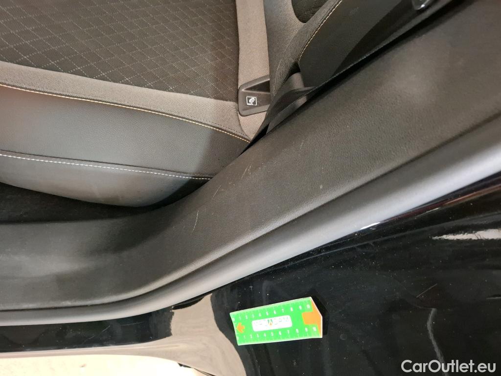  Opel   Grandland X Grandland X Elegance Business 1.2 Turbo 130CV BVA8 E6d #40