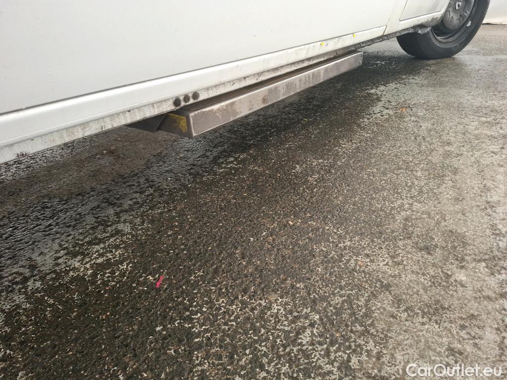  Renault  Master  III Fourgon L2H2 3 5 Grand Confort dCi 135CV BVM6 9 Sieges E6dT #9