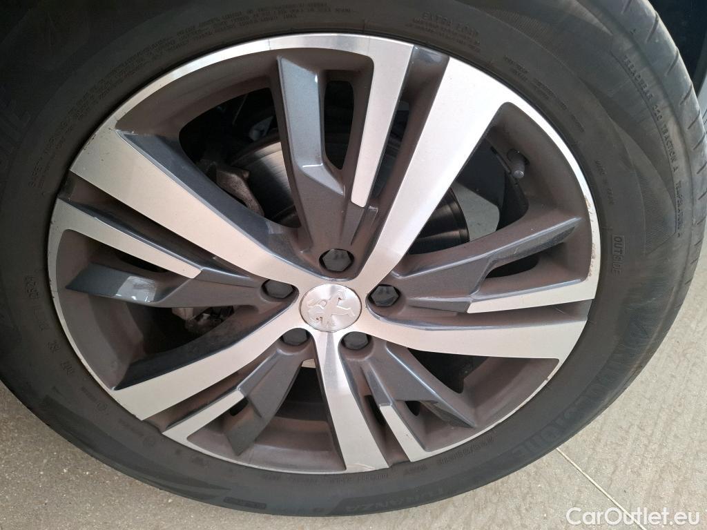  Peugeot  5008  Allure Pack 1.5 HDi 130CV BVA8 7 Sieges E6d #19