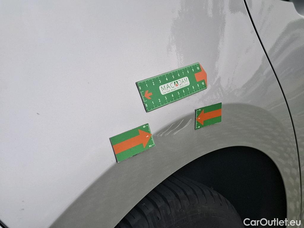 Toyota  Corolla TOYOTA  / 2018 / 5P / Berline Hybride 122h Dynamic Business Stage Acad #6