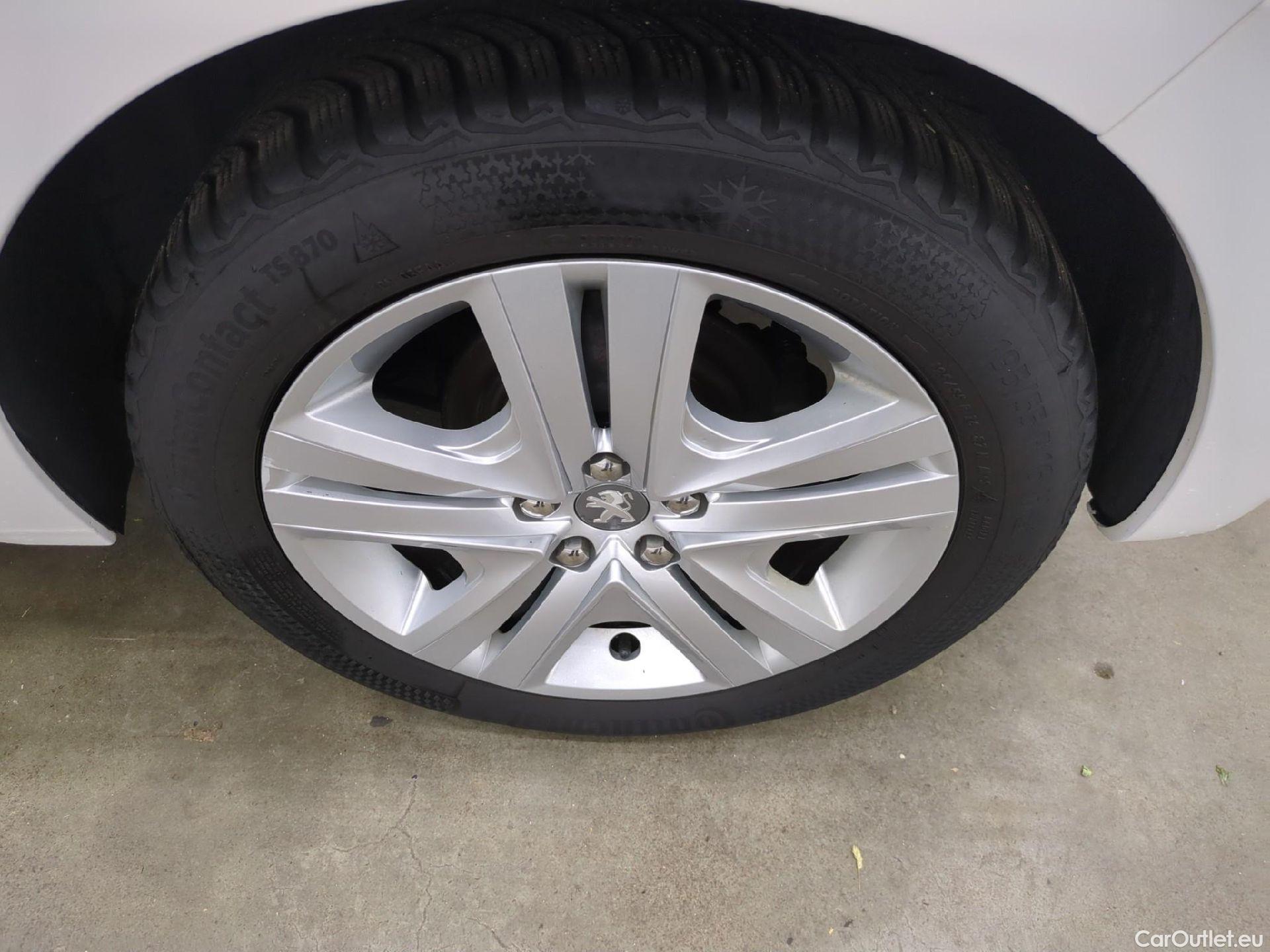  Peugeot  208  Allure Business 1.2 PureTech 110CV BVM5 E6 #6