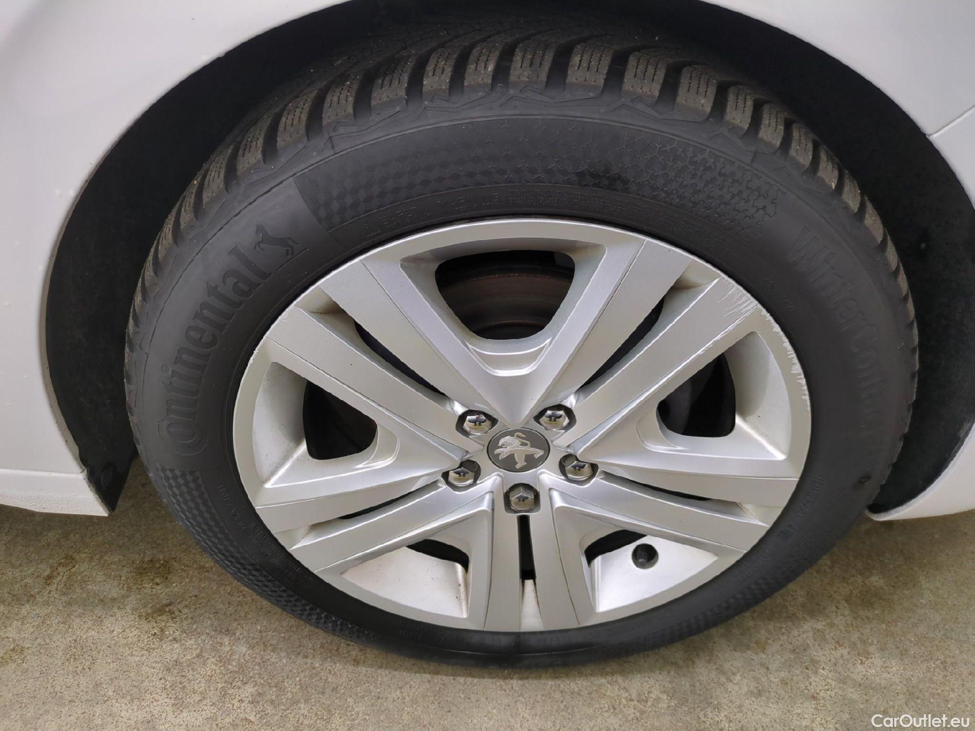  Peugeot  208  Allure Business 1.2 PureTech 110CV BVM5 E6 #4