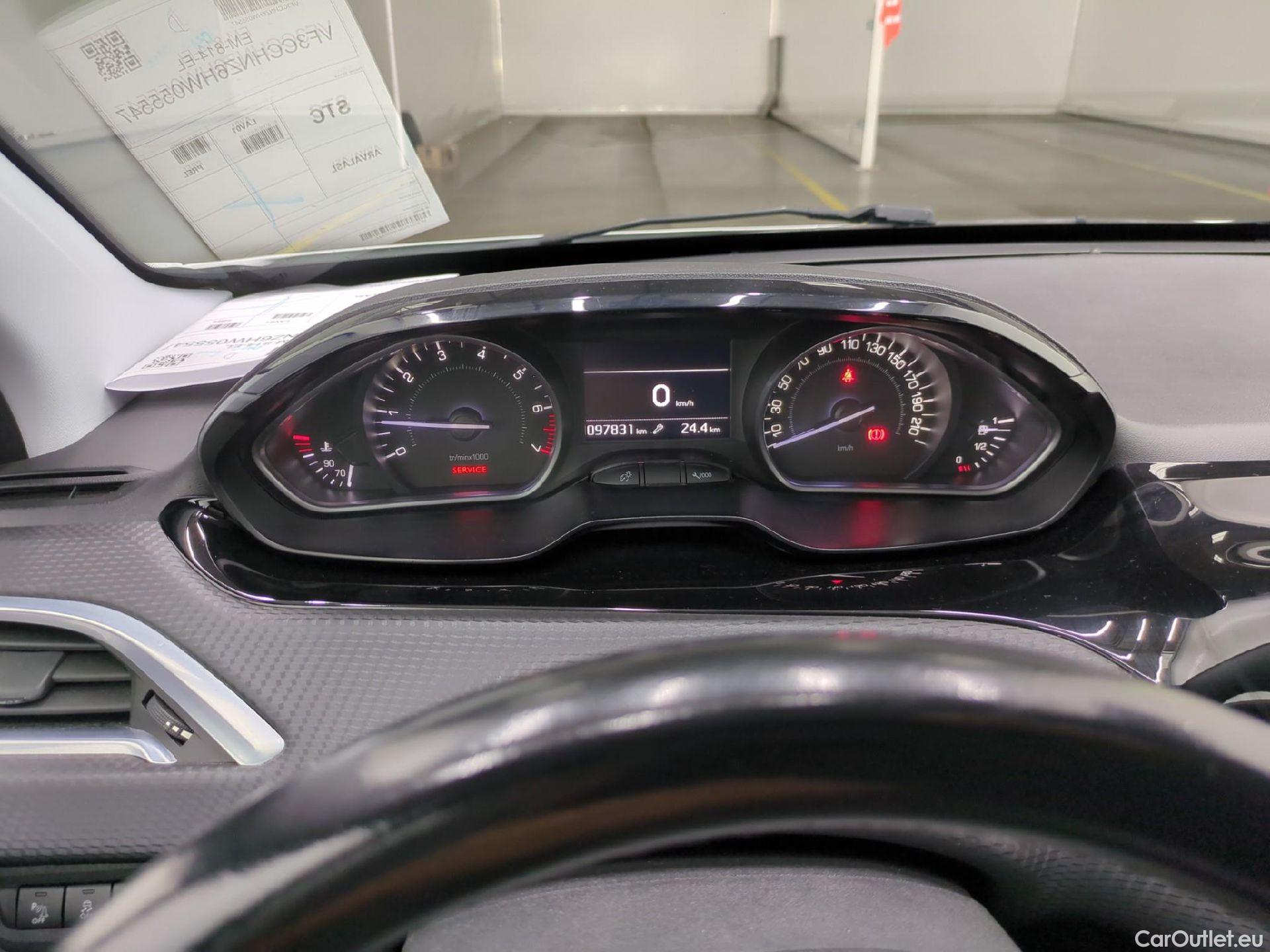  Peugeot  208  Allure Business 1.2 PureTech 110CV BVM5 E6 #1