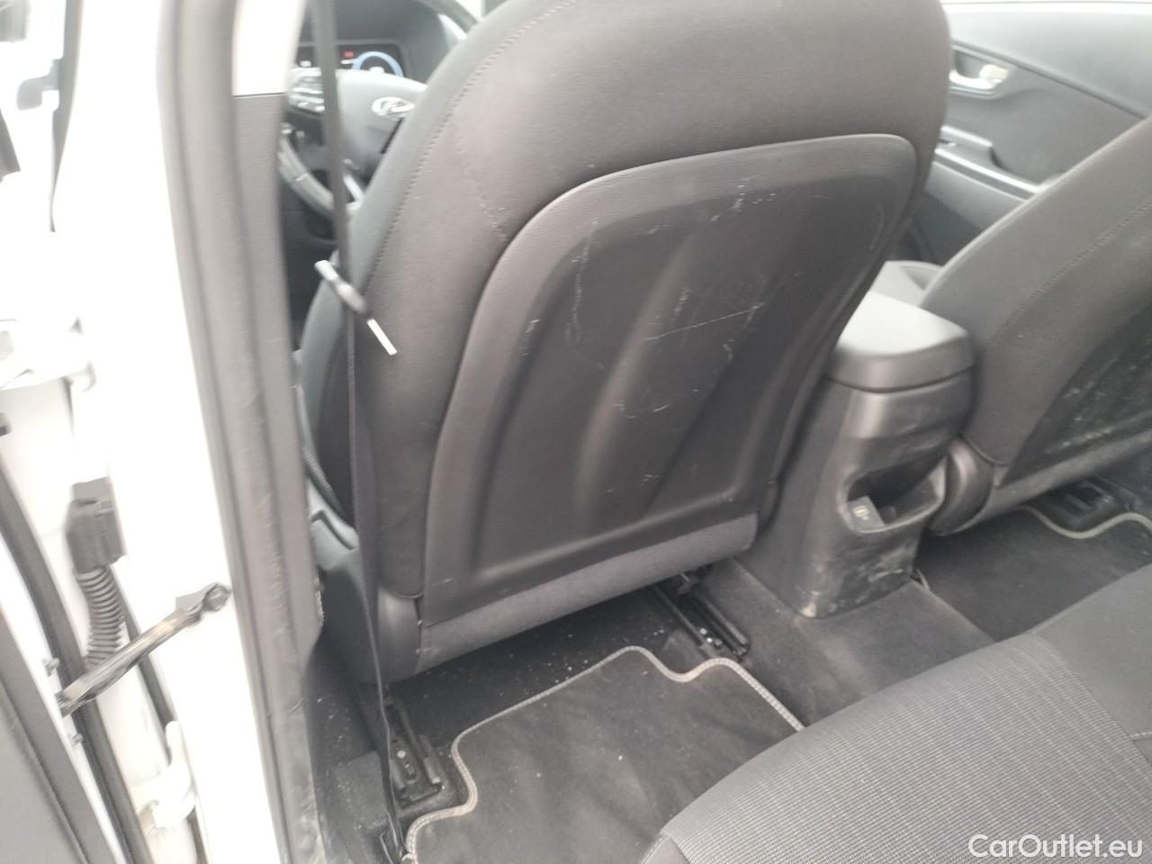  Land Rover  Discovery HYUNDAI Kona / 2020 / 5P / todoterreno 1.6 CRDI 100kW (136CV) 48V Maxx 4X2 #9