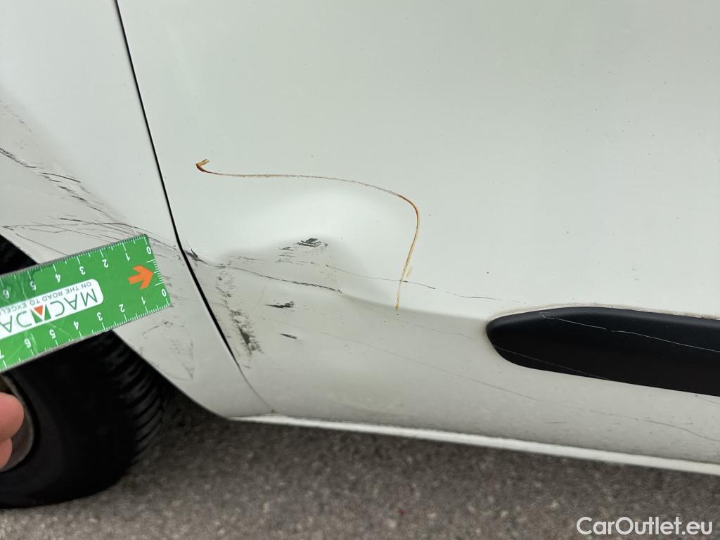  Fiat  Doblo FIAT Doblò Cargo/2015/3P/furgón derivado de turismo Cargo Base Plus 1.3 Mjet 70kW (95CV) #14