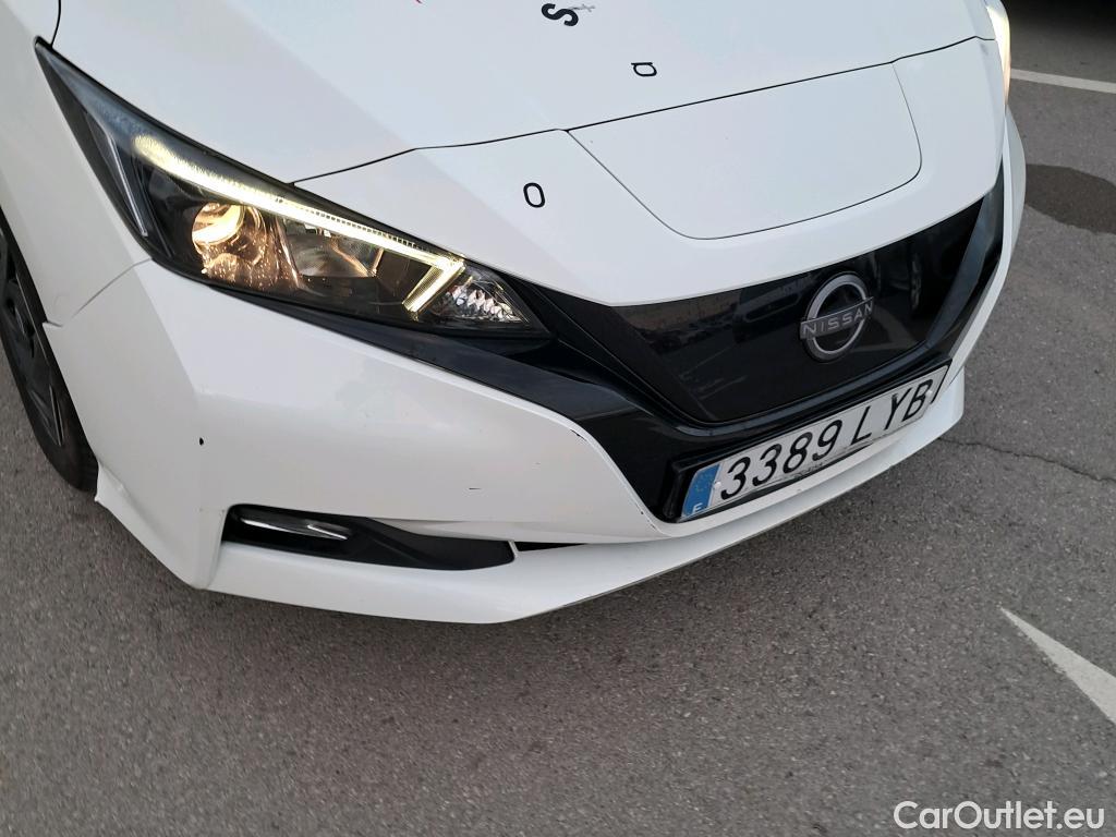  Nissan  Leaf NISSAN  / 2017 / 5P / berlina con portón 40kWh Acenta #17