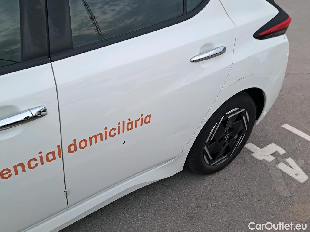  Nissan  Leaf NISSAN  / 2017 / 5P / berlina con portón 40kWh Acenta #3