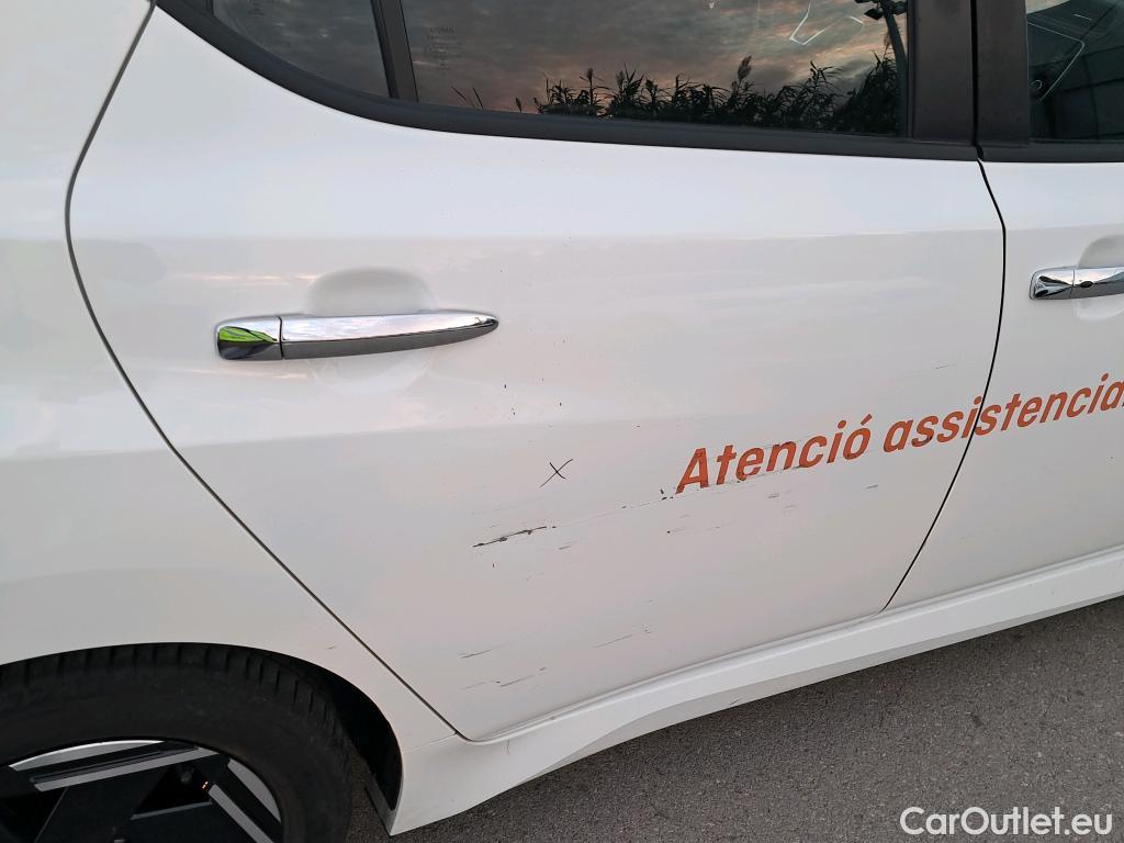  Nissan  Leaf NISSAN  / 2017 / 5P / berlina con portón 40kWh Acenta #5