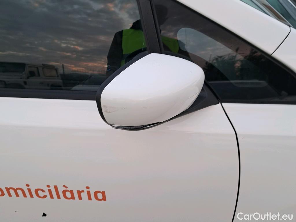  Nissan  Leaf NISSAN  / 2017 / 5P / berlina con portón 40kWh Acenta #23