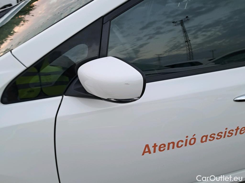  Nissan  Leaf NISSAN  / 2017 / 5P / berlina con portón 40kWh Acenta #21