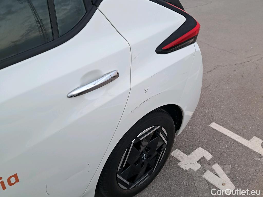  Nissan  Leaf NISSAN  / 2017 / 5P / berlina con portón 40kWh Acenta #1