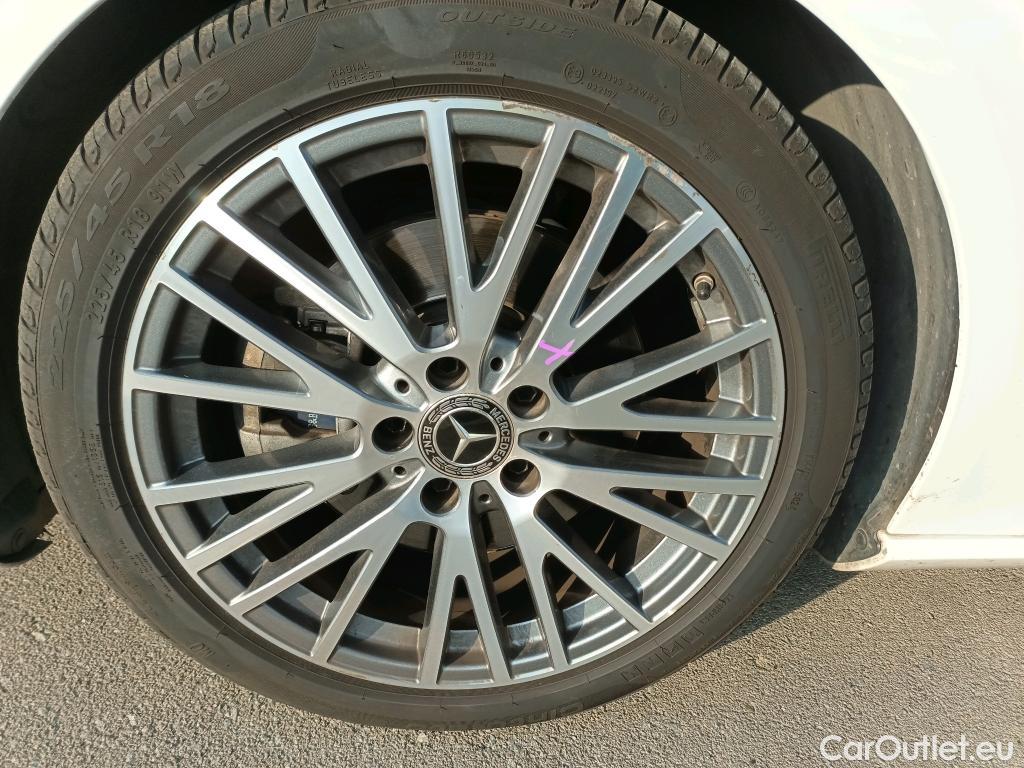  Land Rover  Discovery MERCEDES-BENZ CLA / 2019 / 4P / coupé CLA 220 D DCT #7