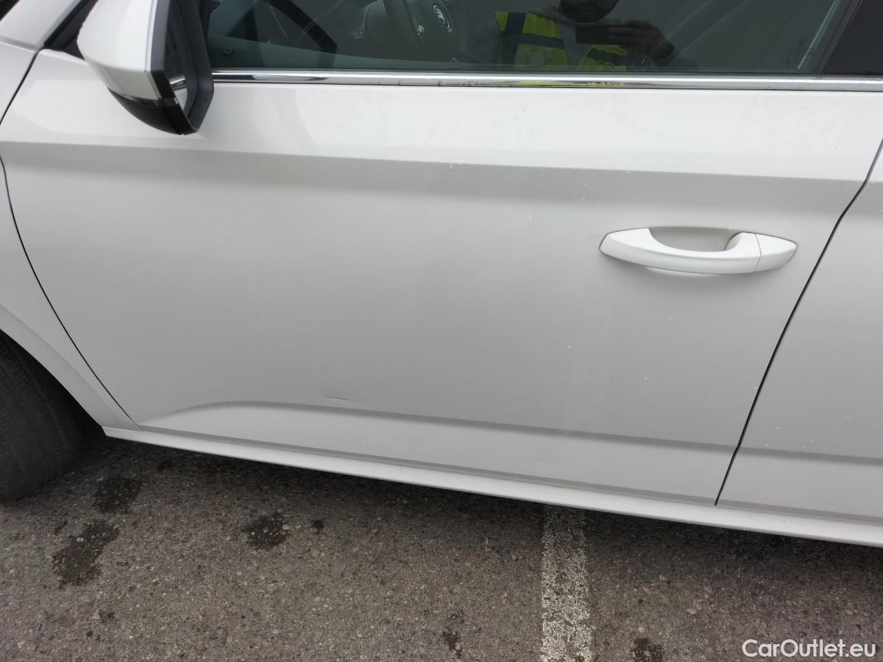 Skoda  KAMIQ SKODA  1.0 TSI 81kW (110CV) DSG Ambition #29