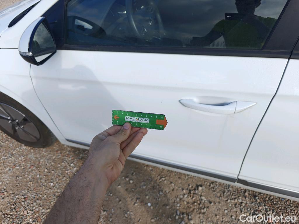  Hyundai   Ioniq HYUNDAI / 2019 / 5P / berlina con portón 1.6 GDI HEV Klass DCT #3