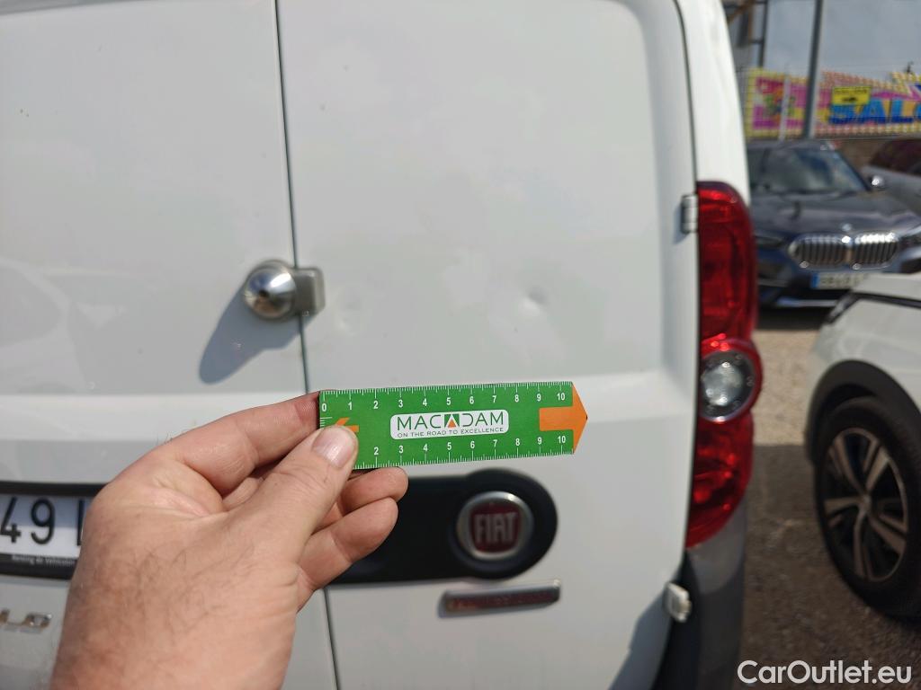  Fiat  Doblo FIAT Doblò Cargo/2015/4P/furgón derivado de turismo Cargo SX 1.3 Mjet 70 kW (95 CV) #32