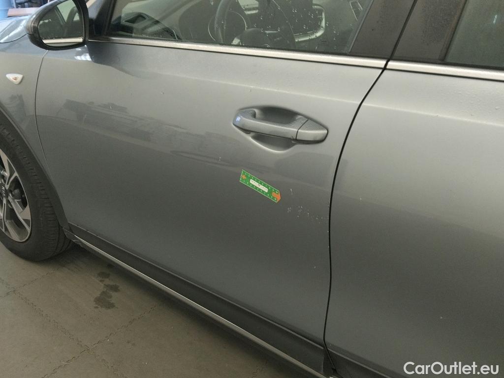  KIA  XCeed KIA  / 2019 / 5P / todoterreno 1.0 T-GDi Drive 88kW (120CV) #11