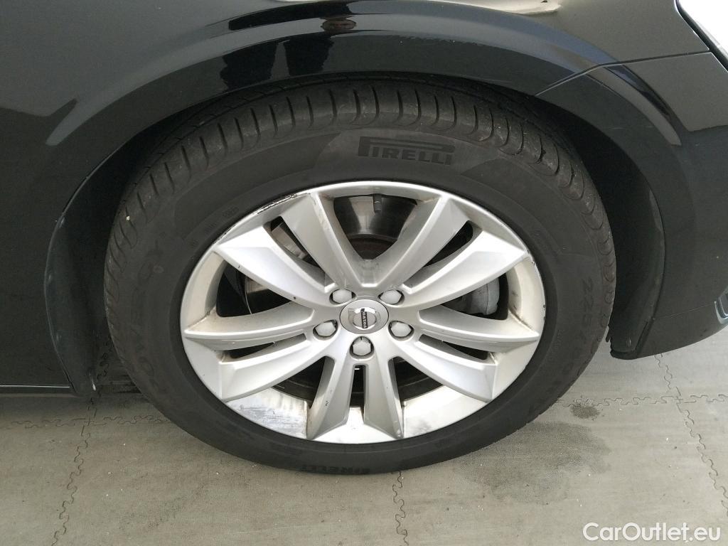  Volvo  V60 VOLVO  / 2018 / 5P / familiar 2.0 D4 Business Plus Auto #1