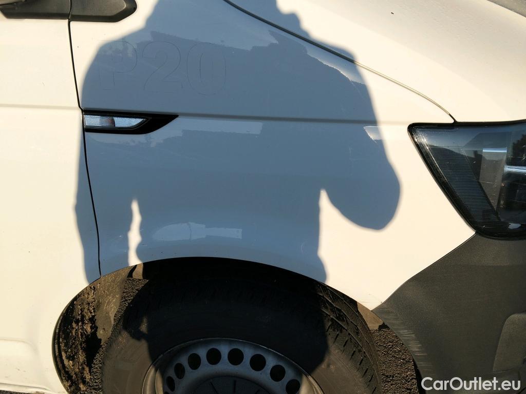  Volkswagen  Transporter VOLKSWAGEN  / 2015 / 4P / furgón Furgón Corto TN 2.0 TDI 110kW BMT 4Mot #23