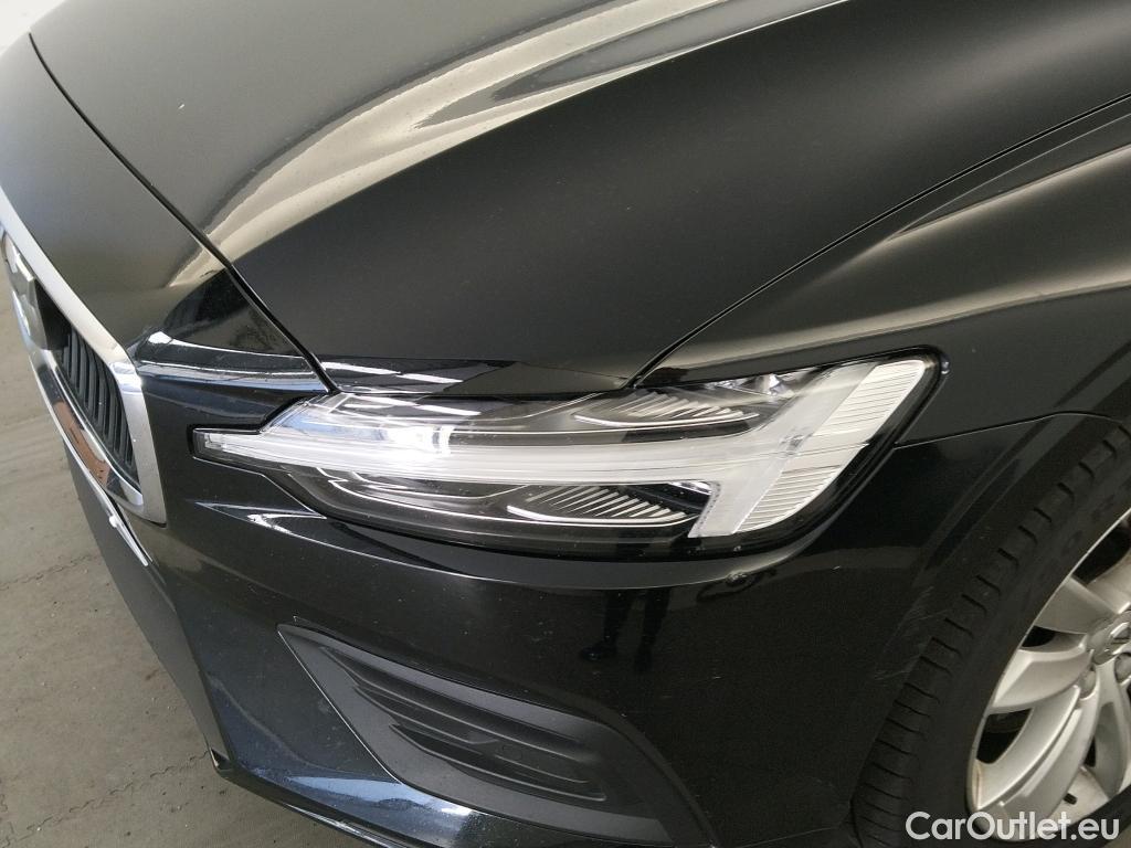  Volvo  V60 VOLVO  / 2018 / 5P / familiar 2.0 D4 Business Plus Auto #19