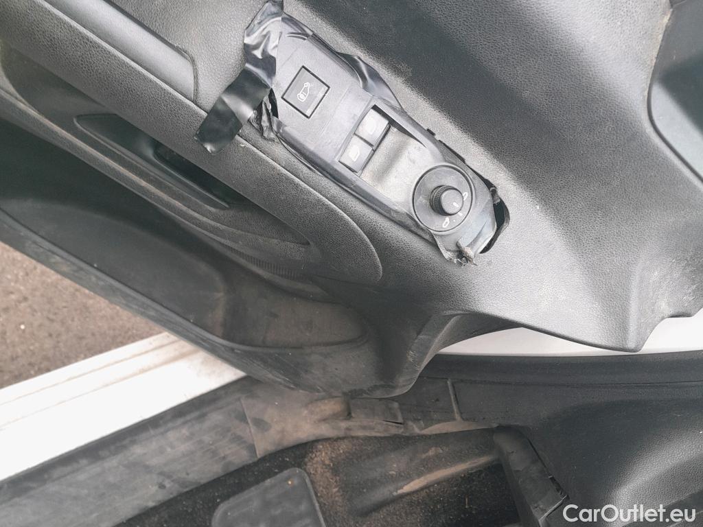  Opel  Combo  E Cargo Express 1.6 100CV MT5 E6 #1